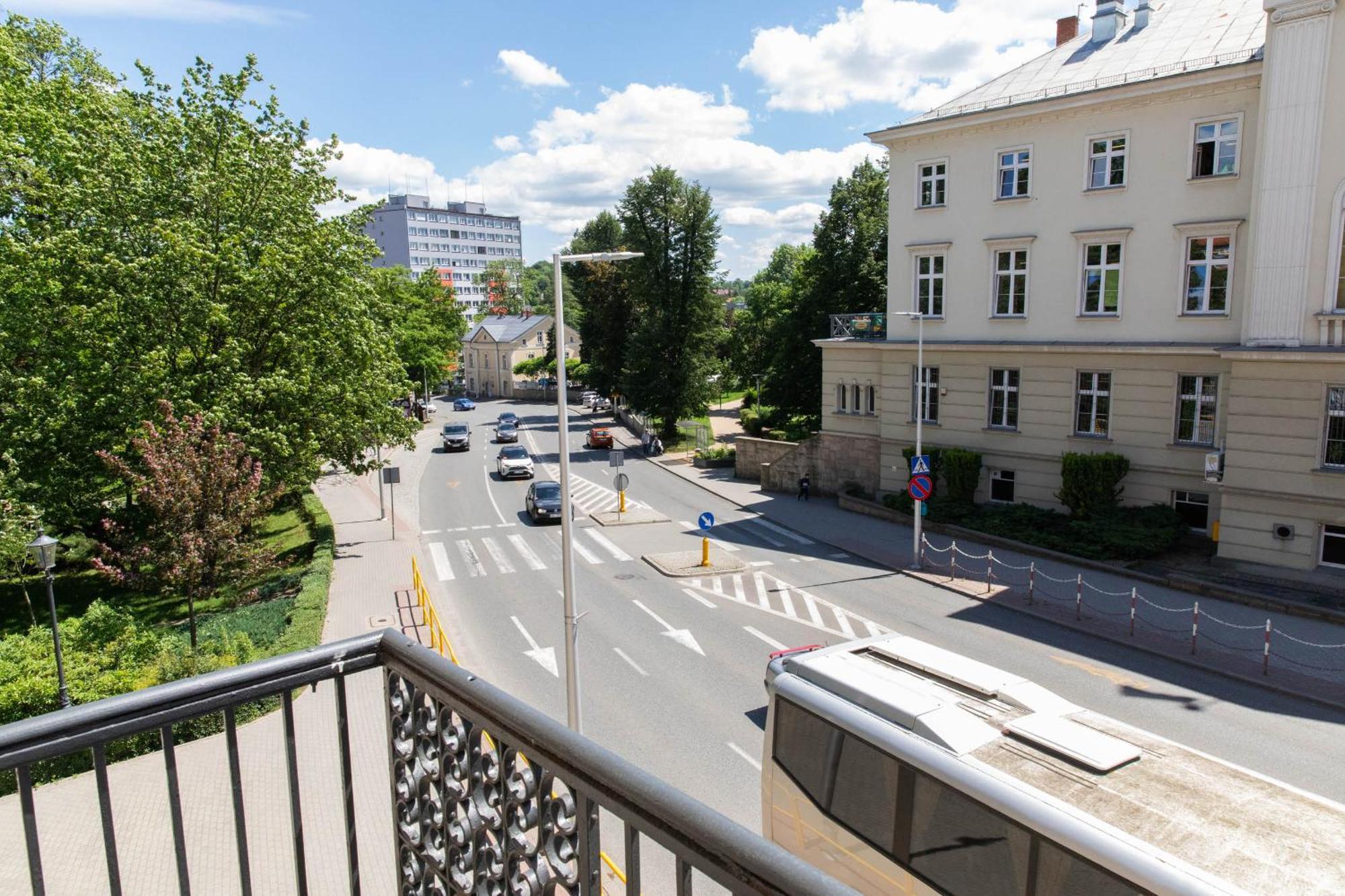 Apartament Old Town Premium Z Balkonem Apartment Klodzko Bagian luar foto